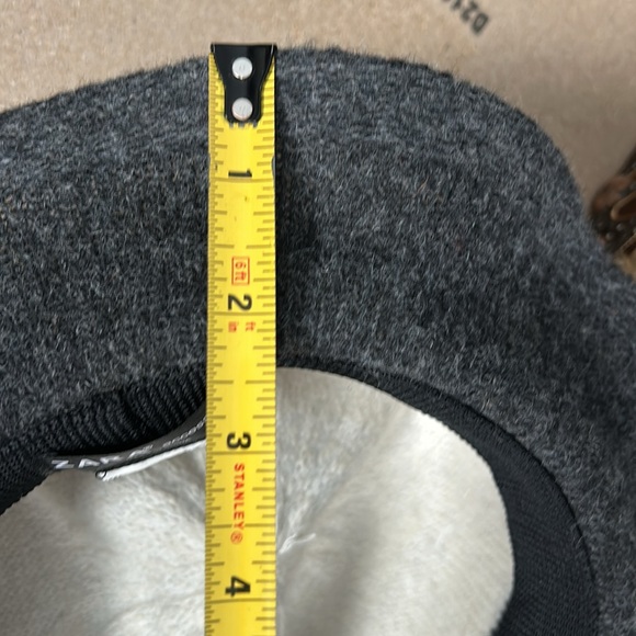 Zara Gray Cream Wool Blend Hat - gently used - Picture 7 of 11